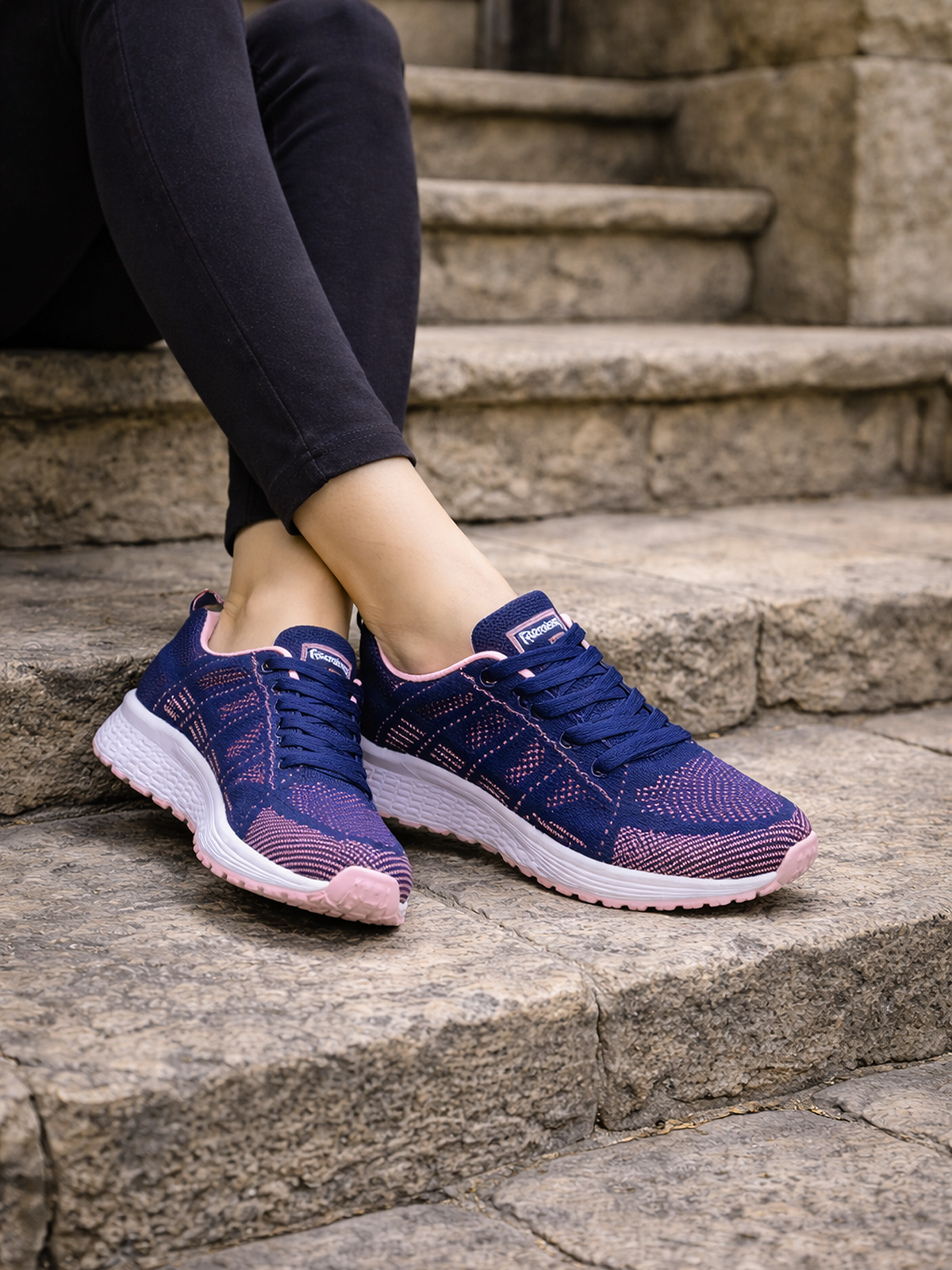 Orthopädische Sneaker mit Dämpfungssohle