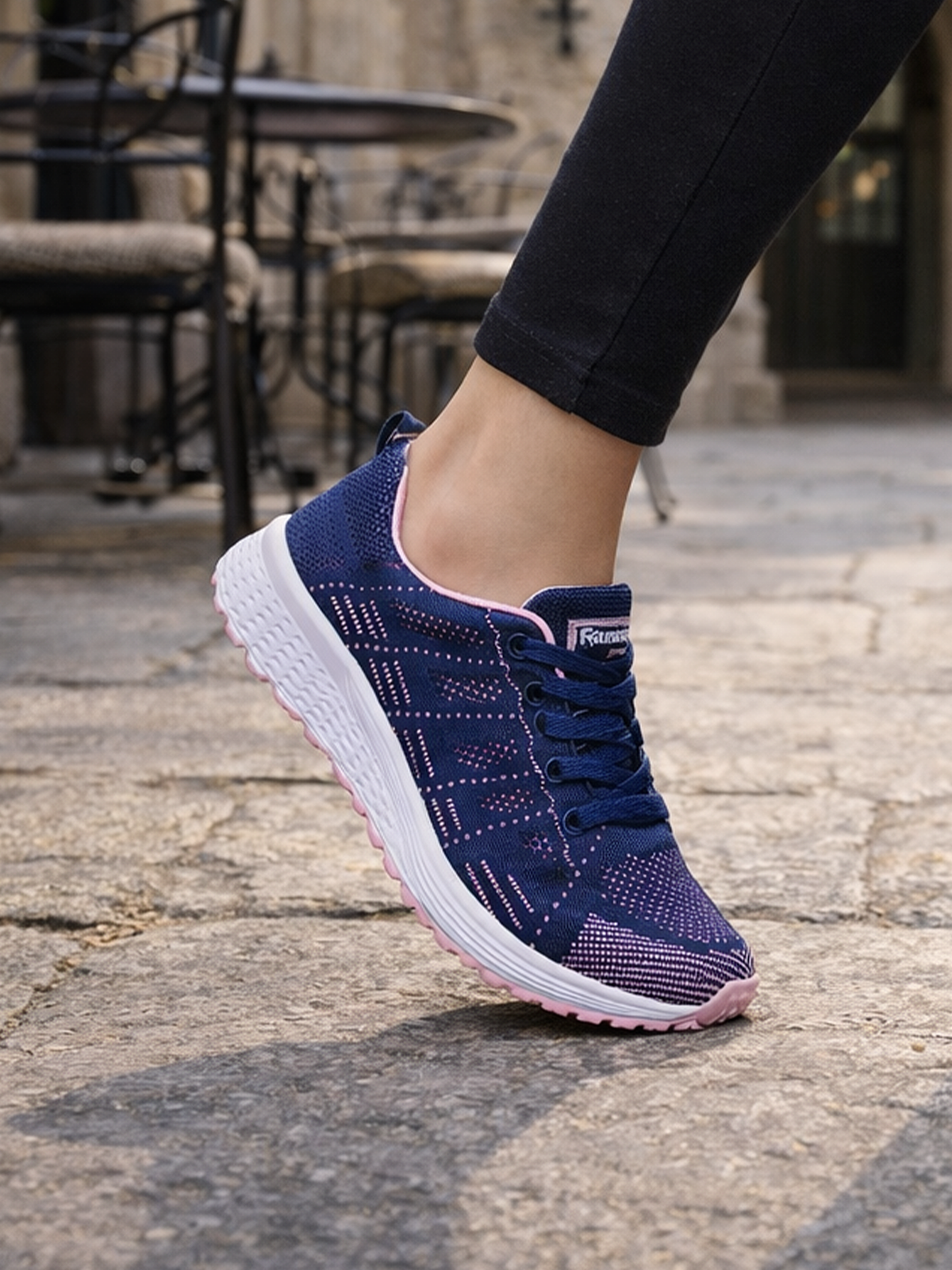 Orthopädische Sneaker mit Dämpfungssohle